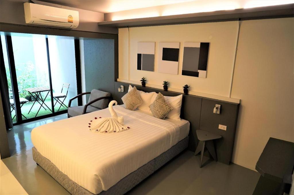 Silom Studios Бангкок Экстерьер фото