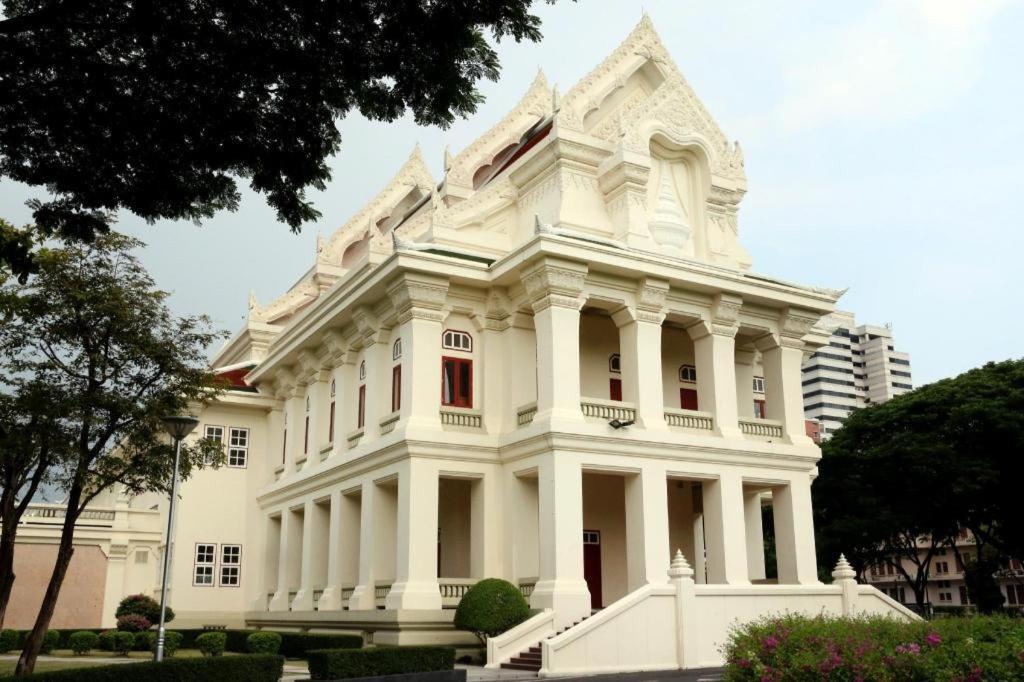 Silom Studios Бангкок Экстерьер фото