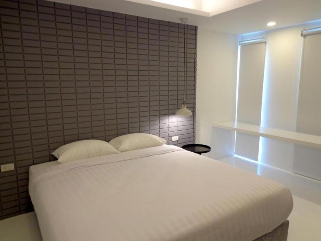 Silom Studios Бангкок Экстерьер фото