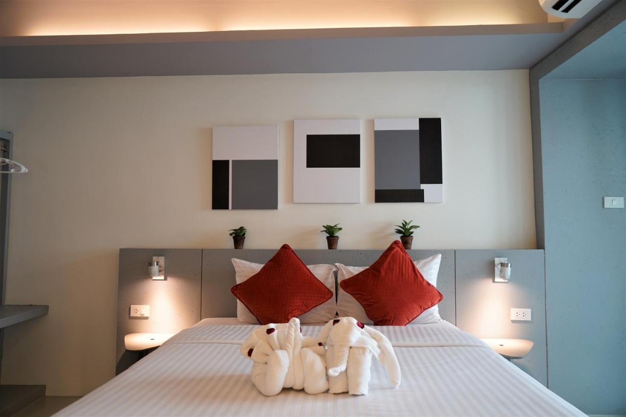 Silom Studios Бангкок Экстерьер фото