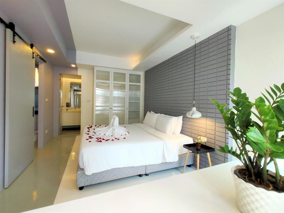 Silom Studios Бангкок Экстерьер фото