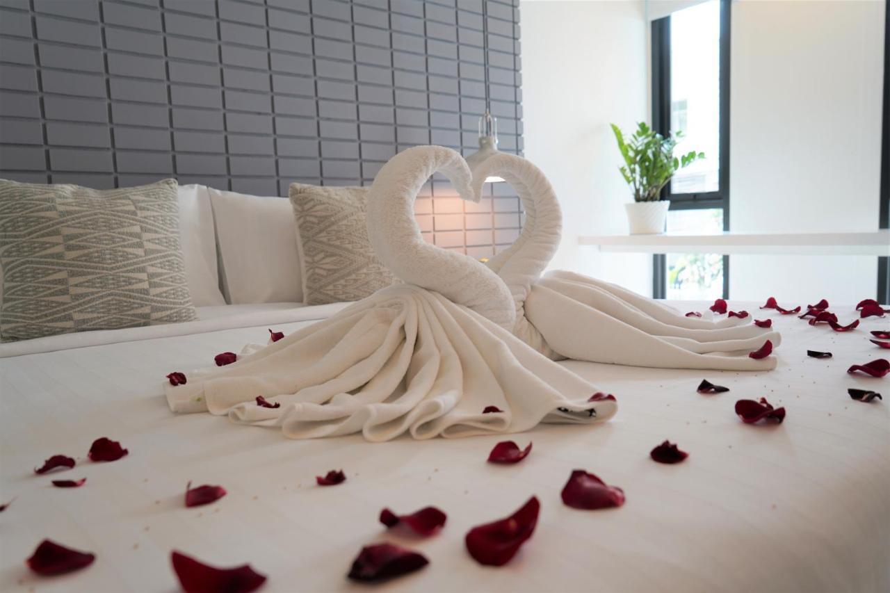 Silom Studios Бангкок Экстерьер фото