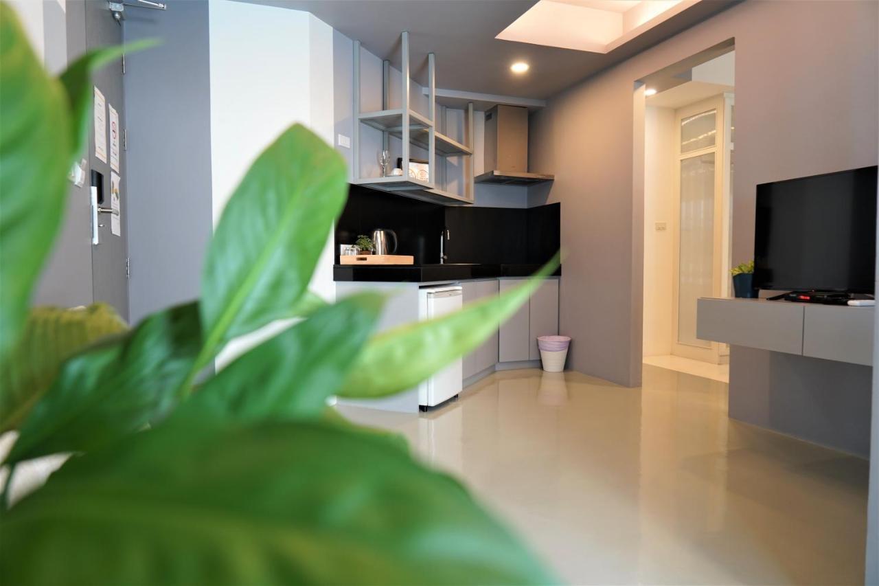 Silom Studios Бангкок Экстерьер фото