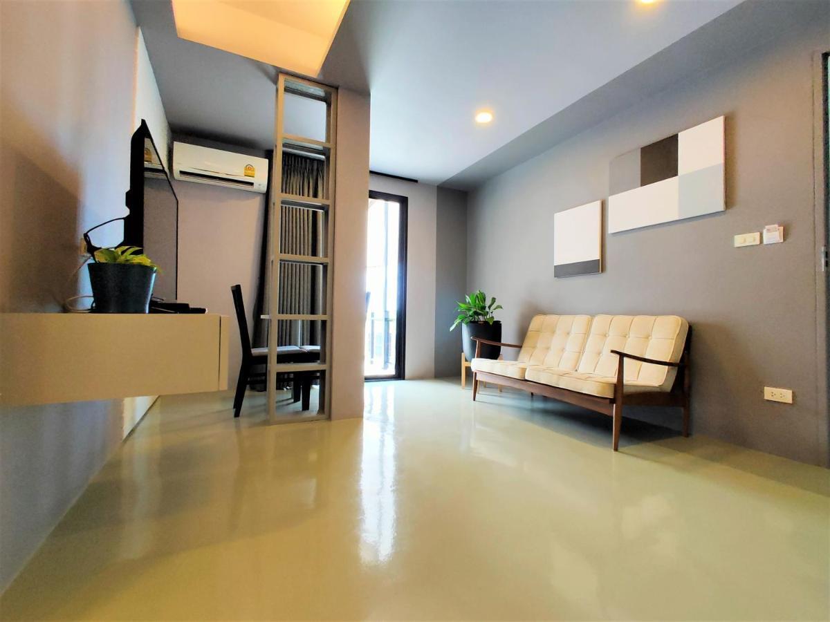 Silom Studios Бангкок Экстерьер фото