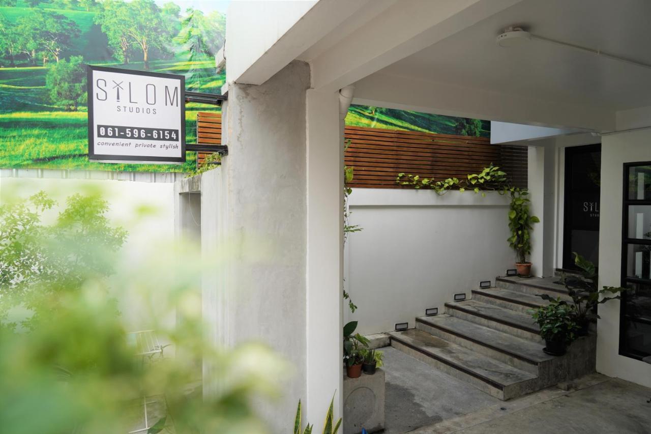 Silom Studios Бангкок Экстерьер фото