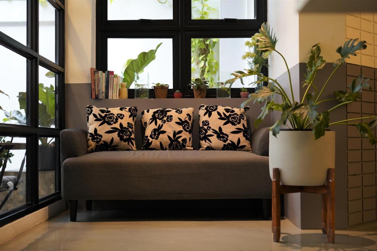 Silom Studios Бангкок Экстерьер фото